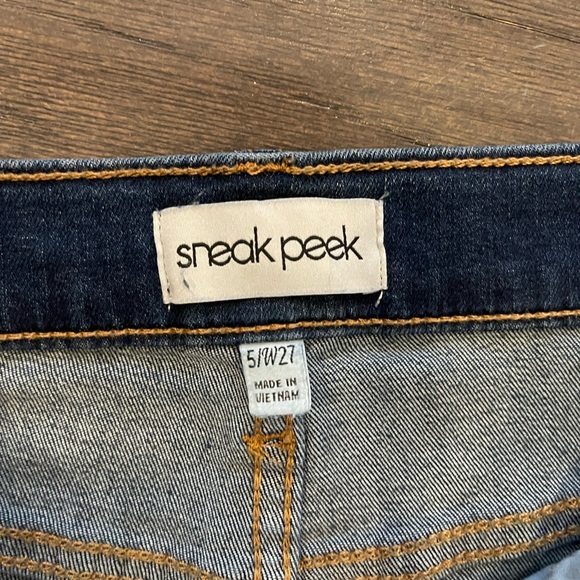 Sneak Peek flare Jean. Never worn without tags. Size 27 - Picture 4 of 4